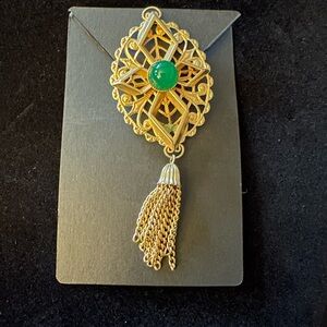 Sarah Coventry Gold and Green Brooch with Intricate Filigree